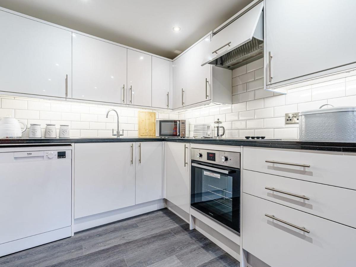 Tower Apartment 惠特比 外观 照片
